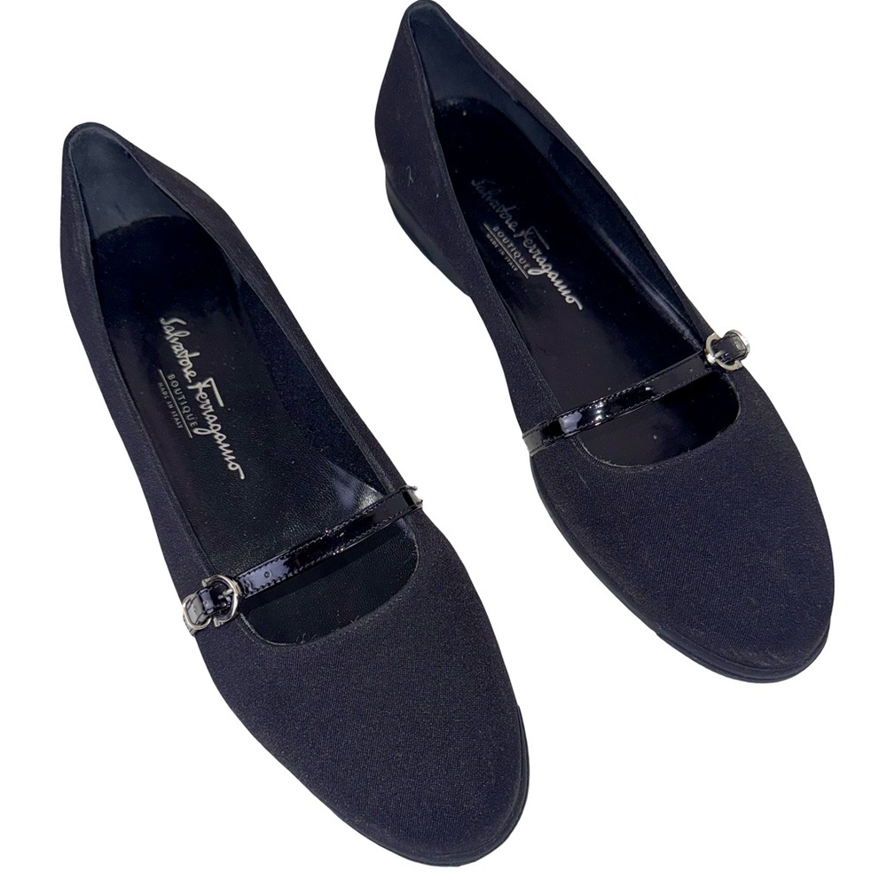 NIB SALVATORE FERRAGAMO GIORGI FLATS IN BLACK
